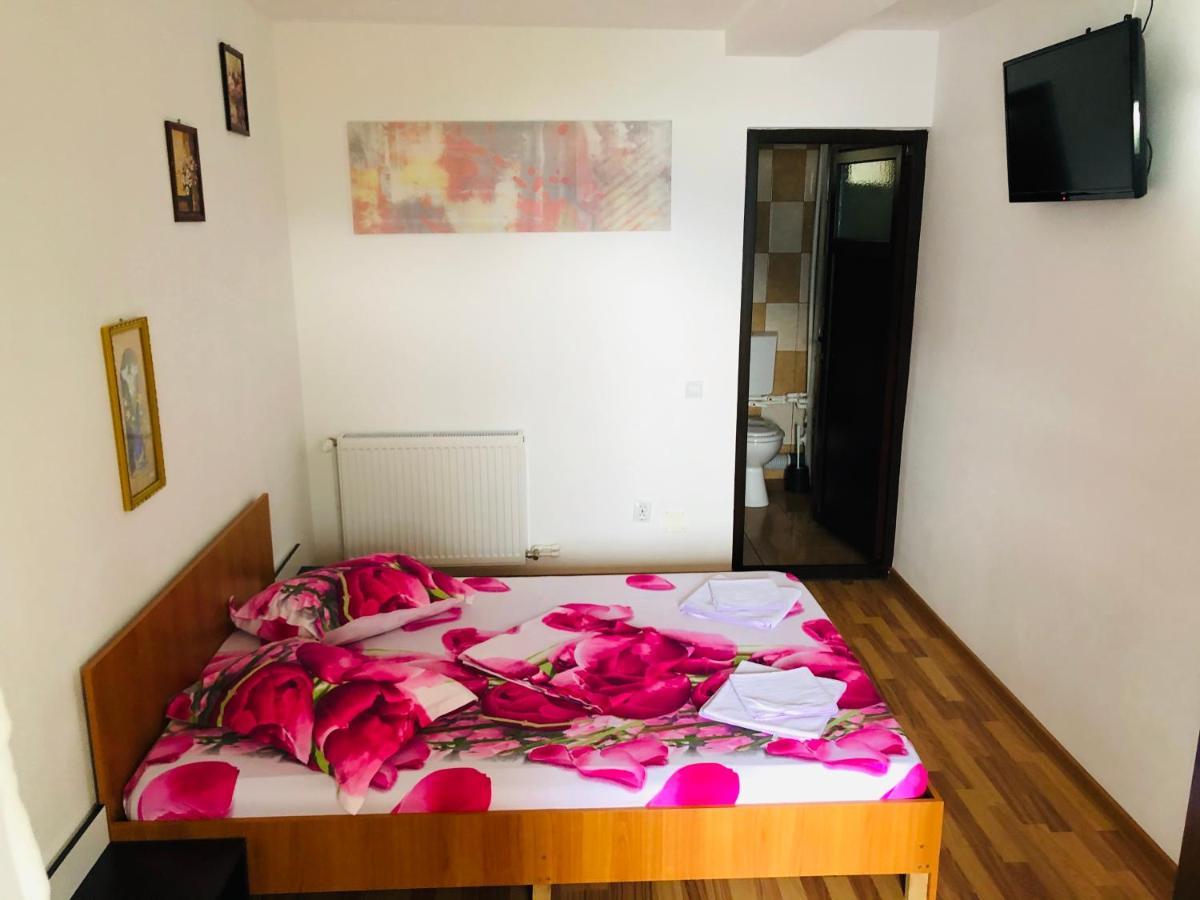 Casa Camelia Ξενοδοχείο Dubova Εξωτερικό φωτογραφία